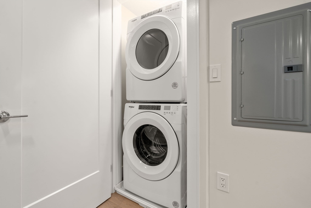 301 Border St. # 402