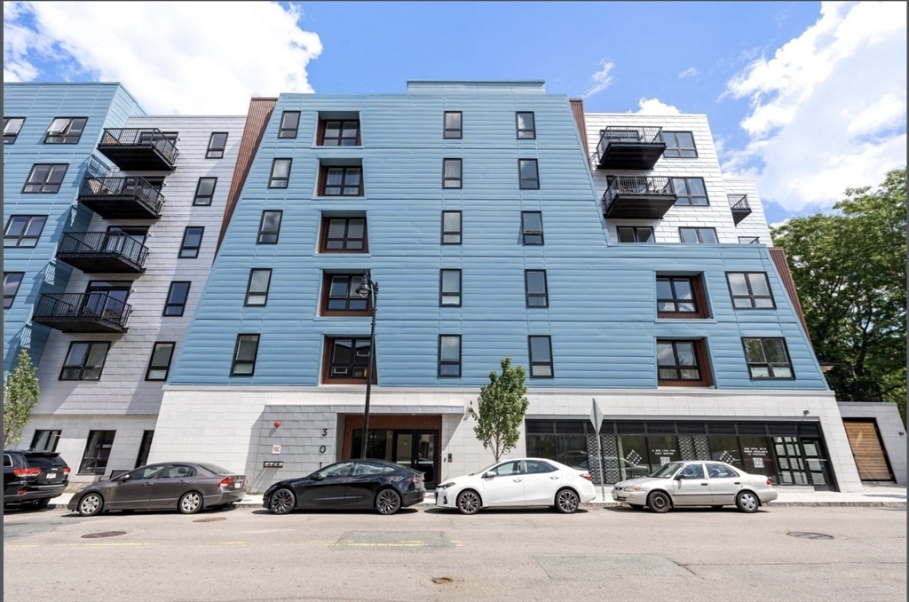 301 Border St. # 402