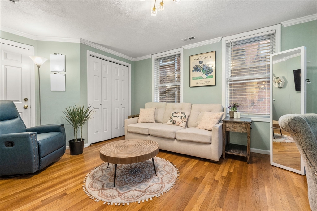 4 Lathrop Pl # 1