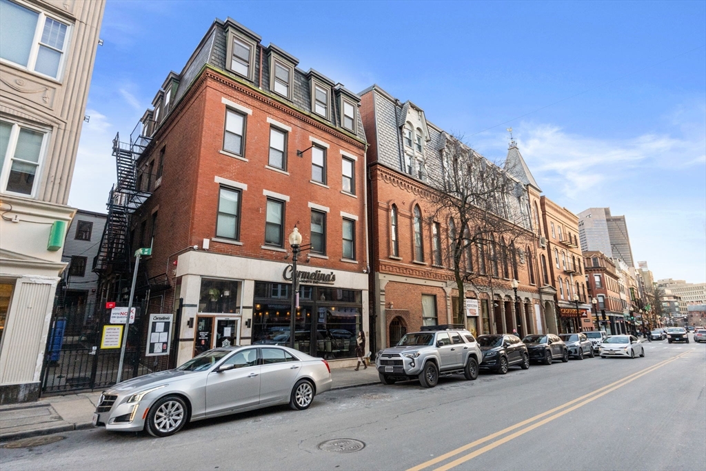 4 Lathrop Pl # 1