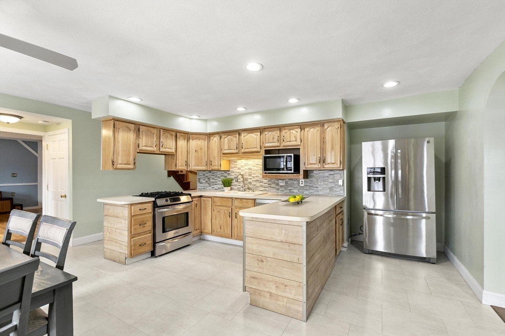 1052 Main Street # 2