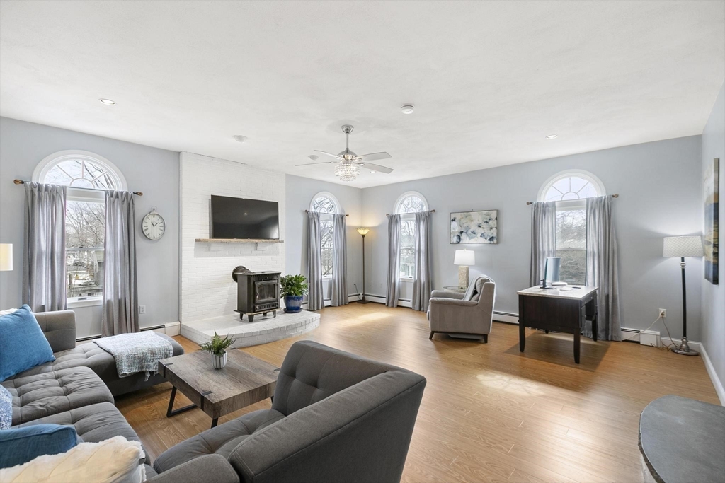 1052 Main Street # 2