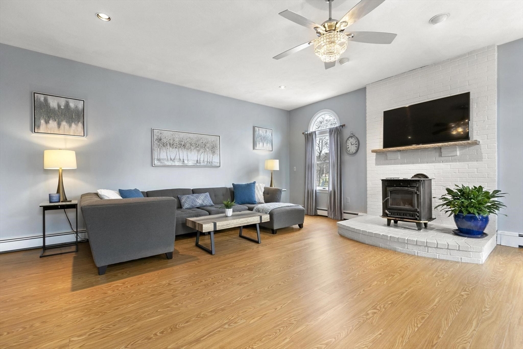1052 Main Street # 2