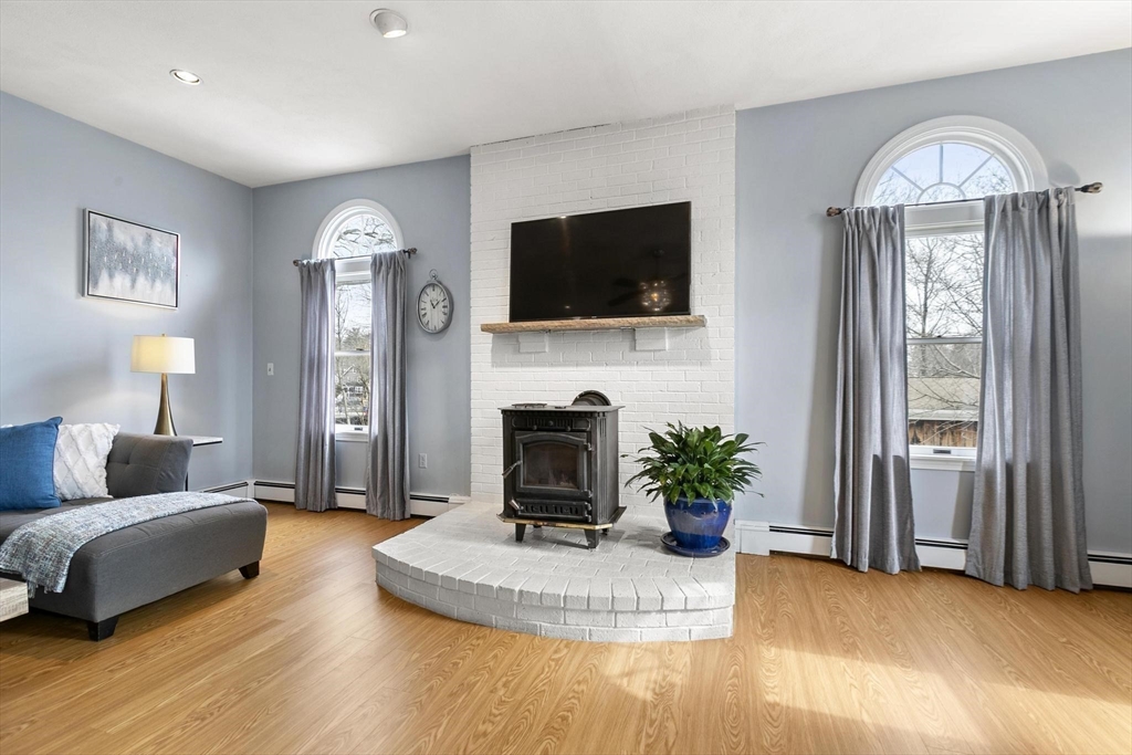 1052 Main Street # 2