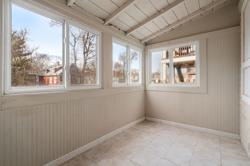 11 1/2 Spring Park Ave # 2