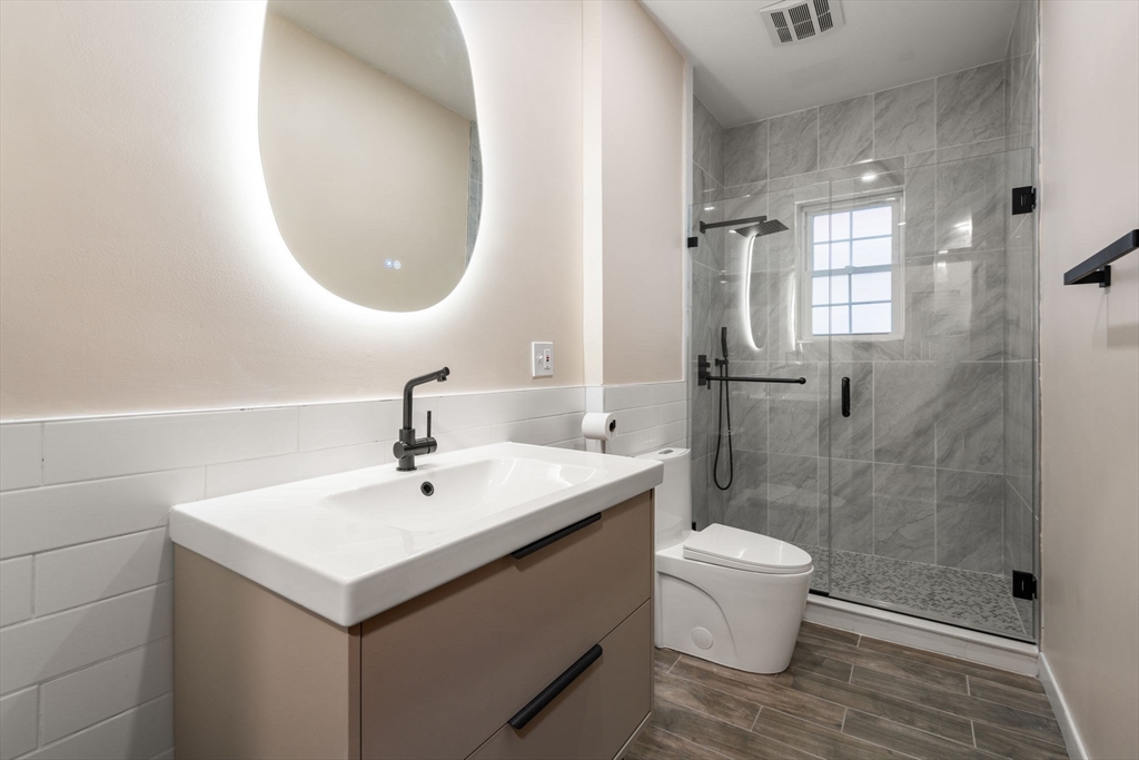 11 1/2 Spring Park Ave # 2