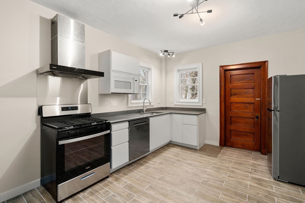 11 1/2 Spring Park Ave # 2