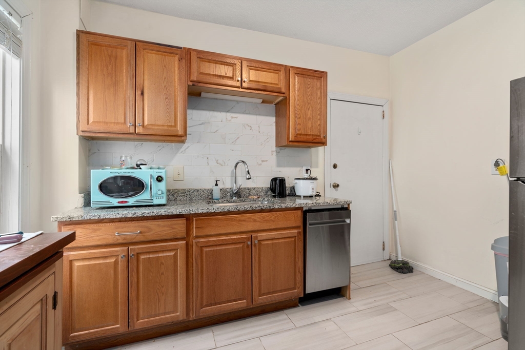 3266 Washington # 1F