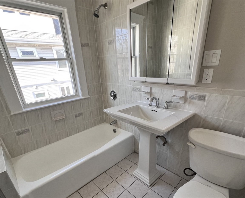 82-84 River St # 82
