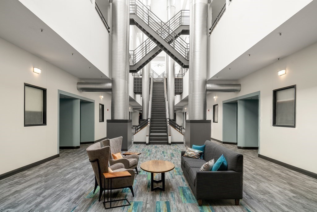 106 Thirteenth St # 302