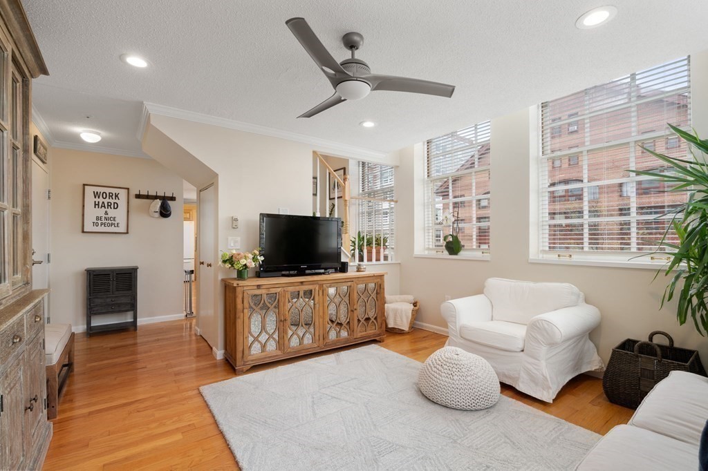 106 Thirteenth St # 302