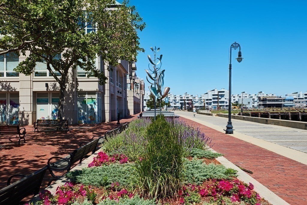 106 Thirteenth St # 302