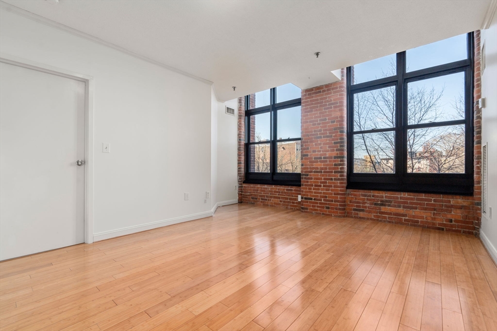 150 Orleans St. # 203