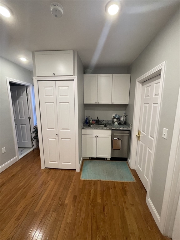 14 Cleveland Pl # 3