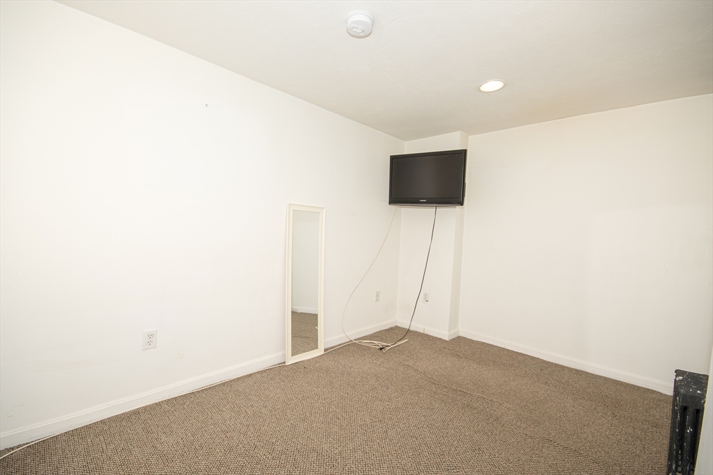703 E Broadway # 1