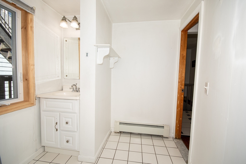 703 E Broadway # 1