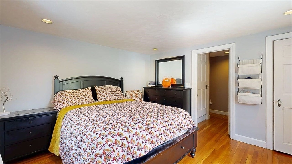 6 Zenith Dr