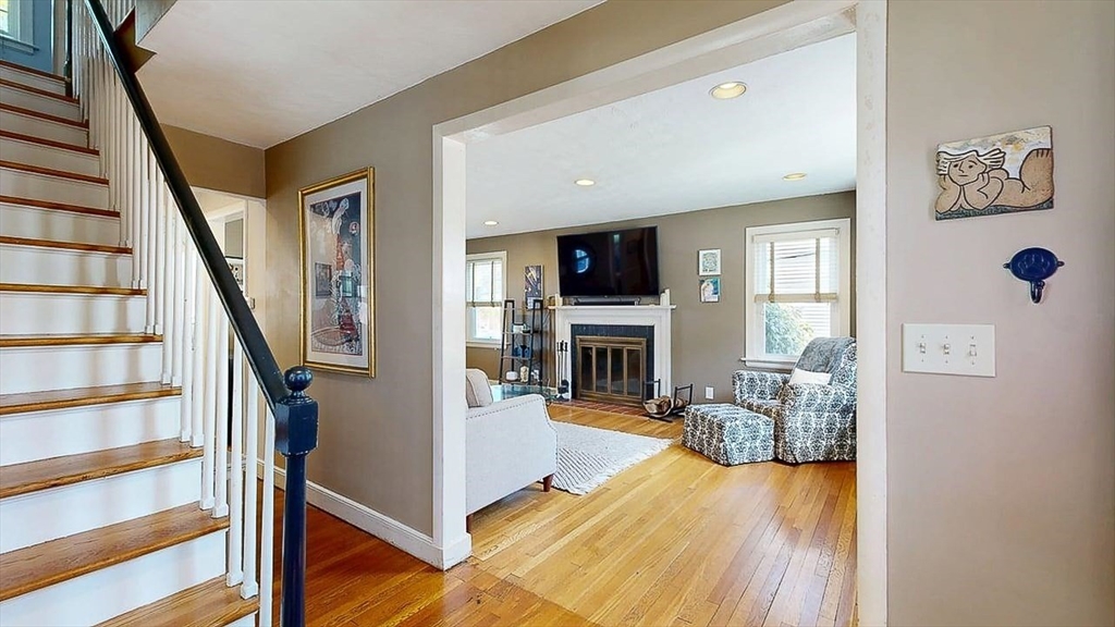 6 Zenith Dr