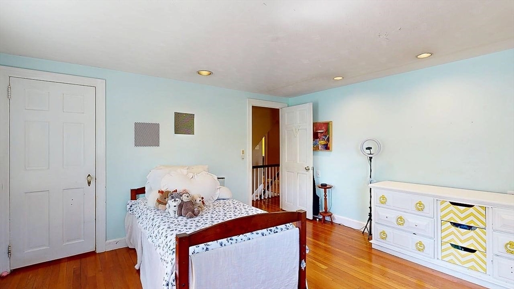 6 Zenith Dr