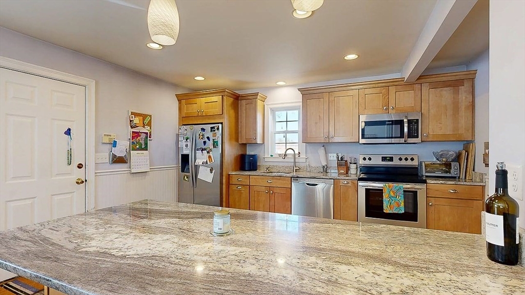6 Zenith Dr