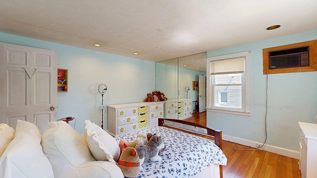 6 Zenith Dr