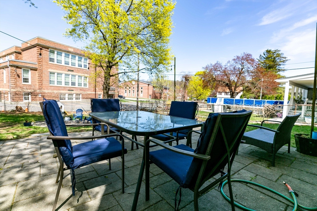 6 Zenith Dr
