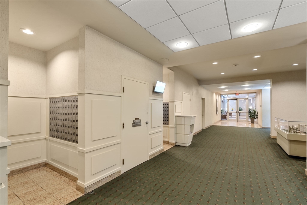33 Pond Ave # 419