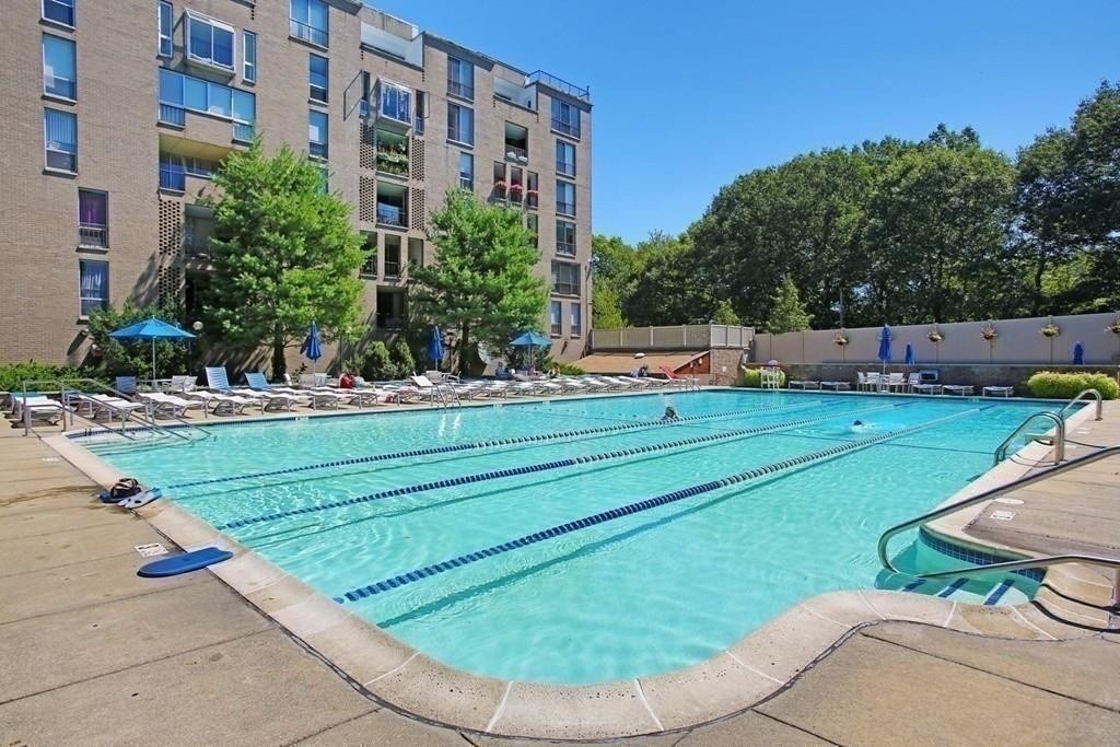 33 Pond Ave # 419