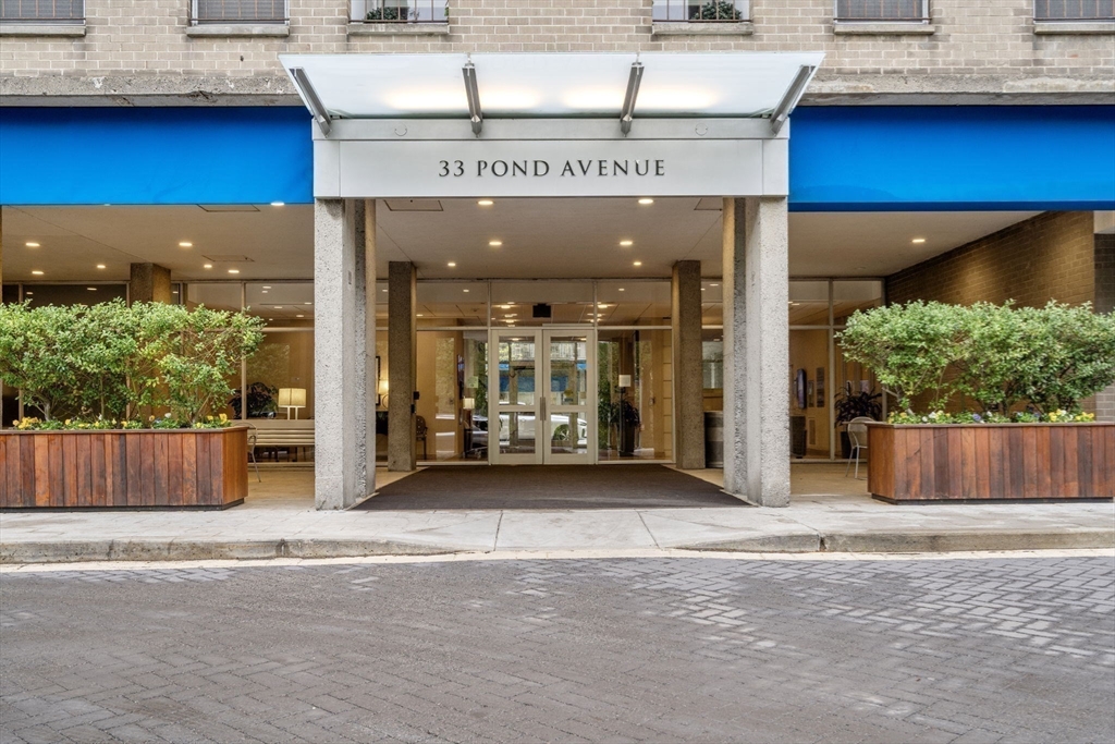 33 Pond Ave # 419