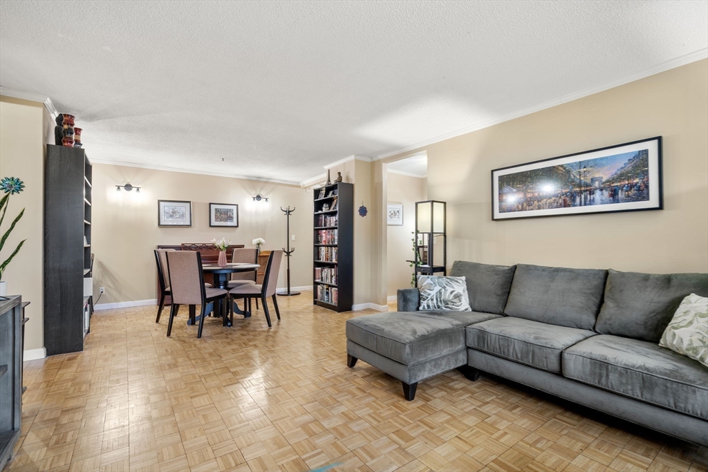 33 Pond Ave # 419