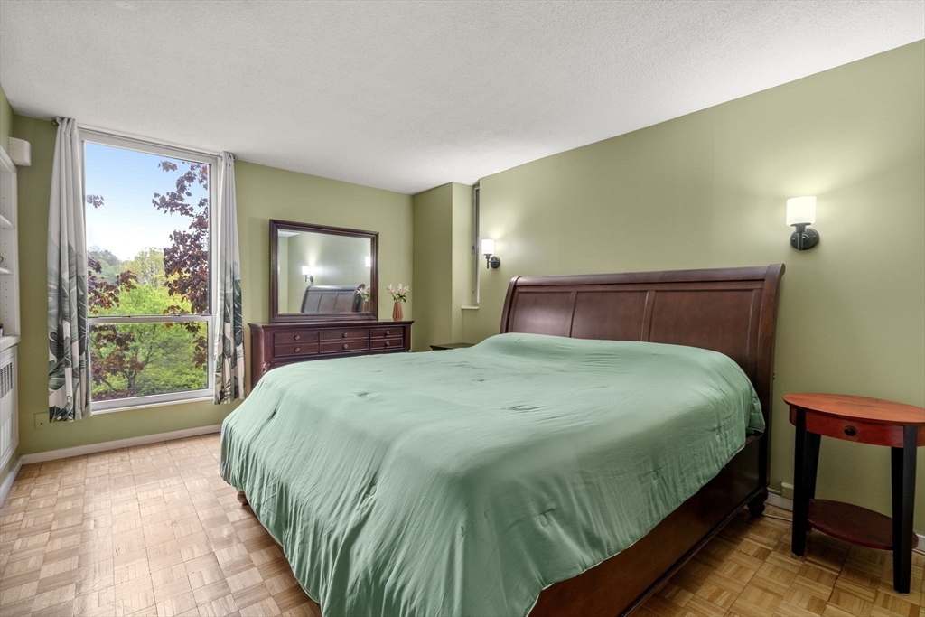 33 Pond Ave # 419