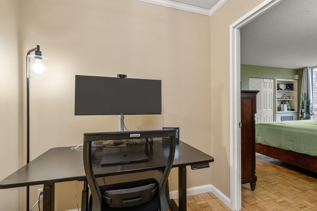33 Pond Ave # 419