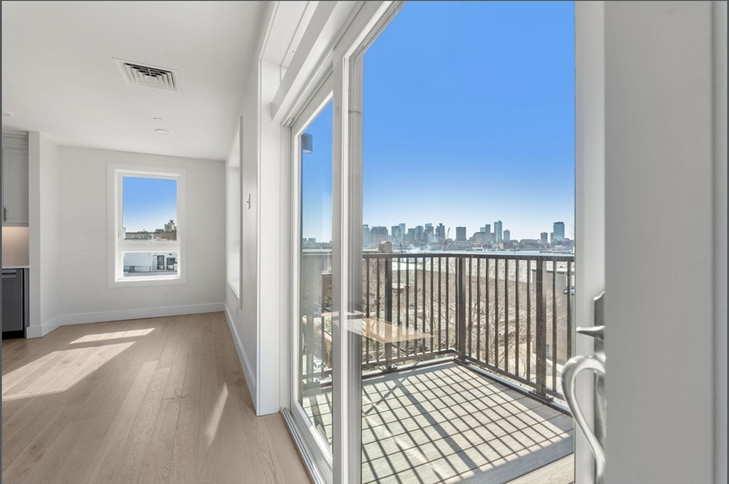 301 Border St. # 608
