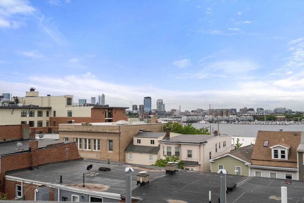 21 Lexington St Unit: PH9