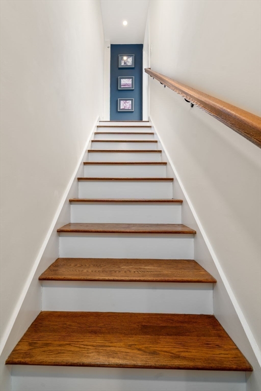 21 Lexington St Unit: PH9
