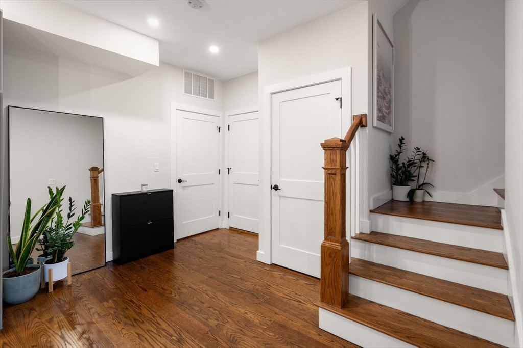 21 Lexington St Unit: PH9