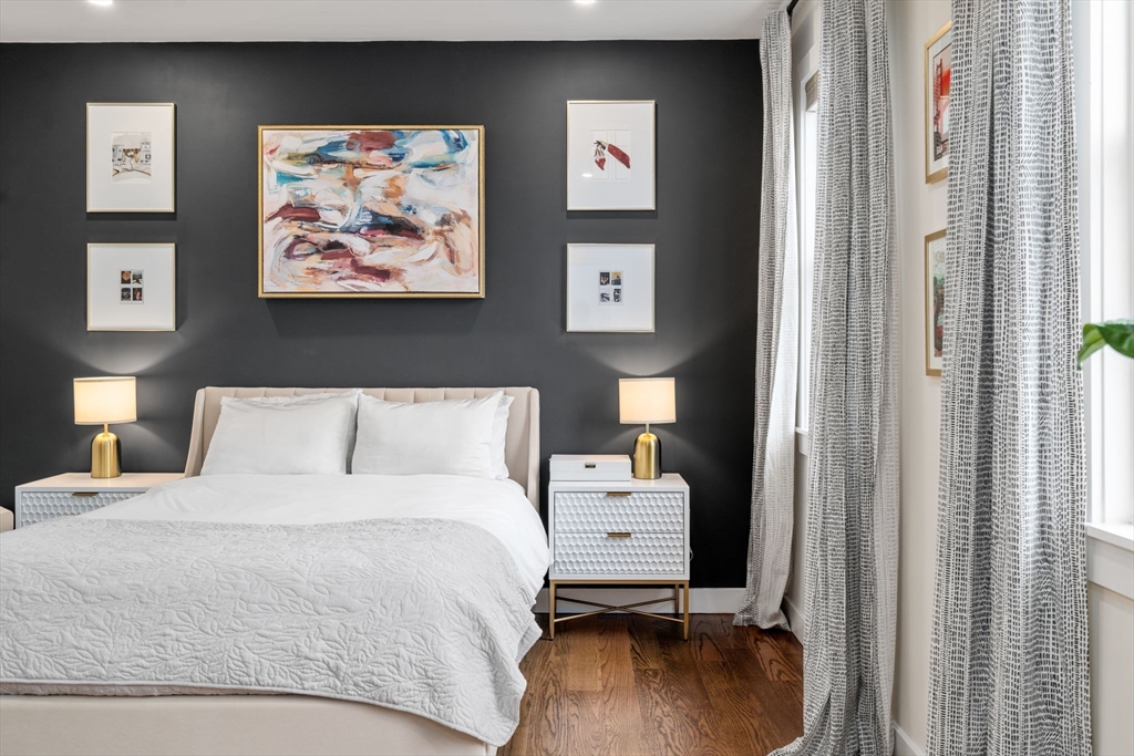 21 Lexington St Unit: PH9