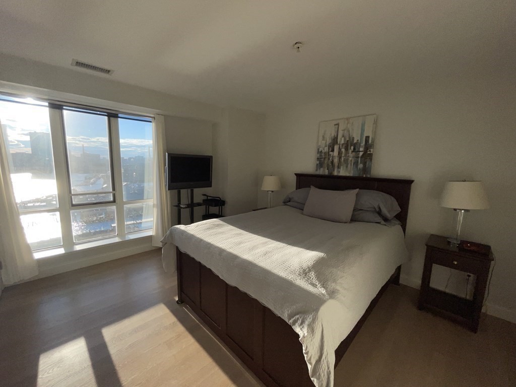 197 8th St Unit: PH03