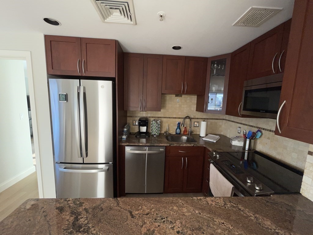 197 8th St Unit: PH03