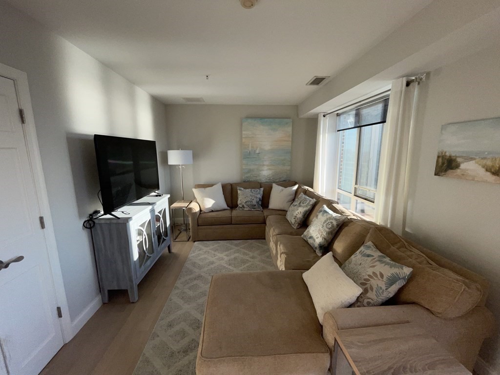 197 8th St Unit: PH03