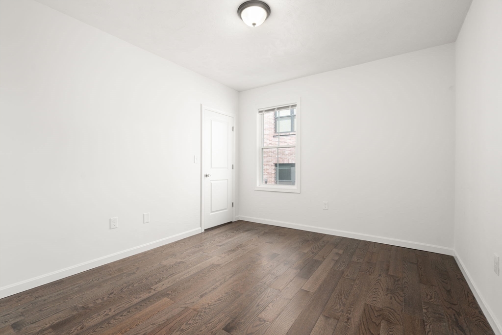 599 Broadway # 2R
