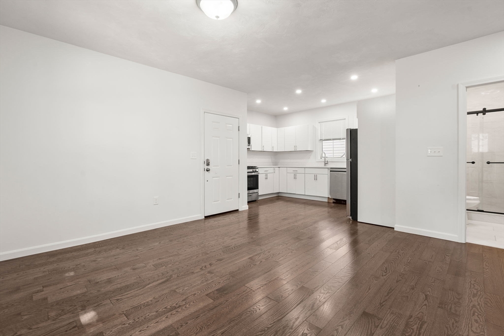 599 Broadway # 2R