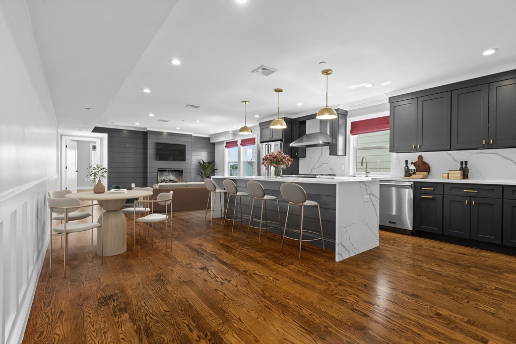 223 Saratoga Street Unit: PH1