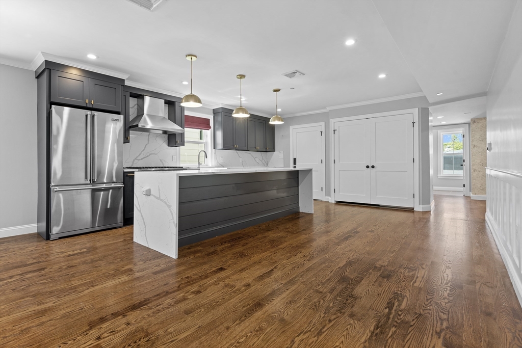 223 Saratoga Street Unit: PH1