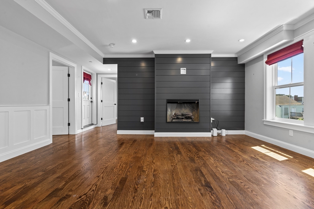 223 Saratoga Street Unit: PH1