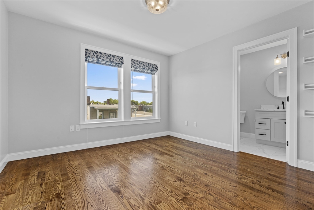 223 Saratoga Street Unit: PH1