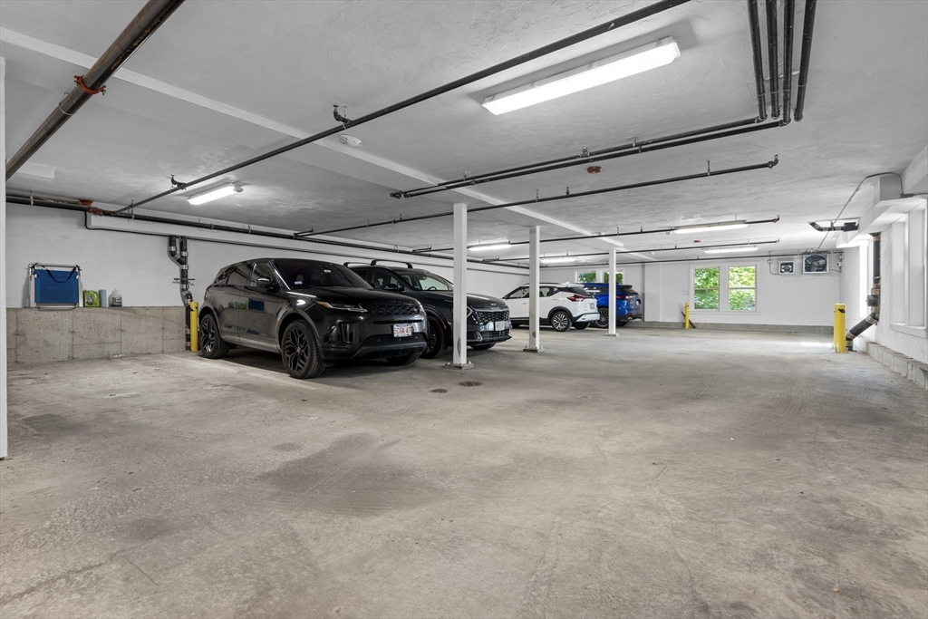 223 Saratoga Street Unit: PH1