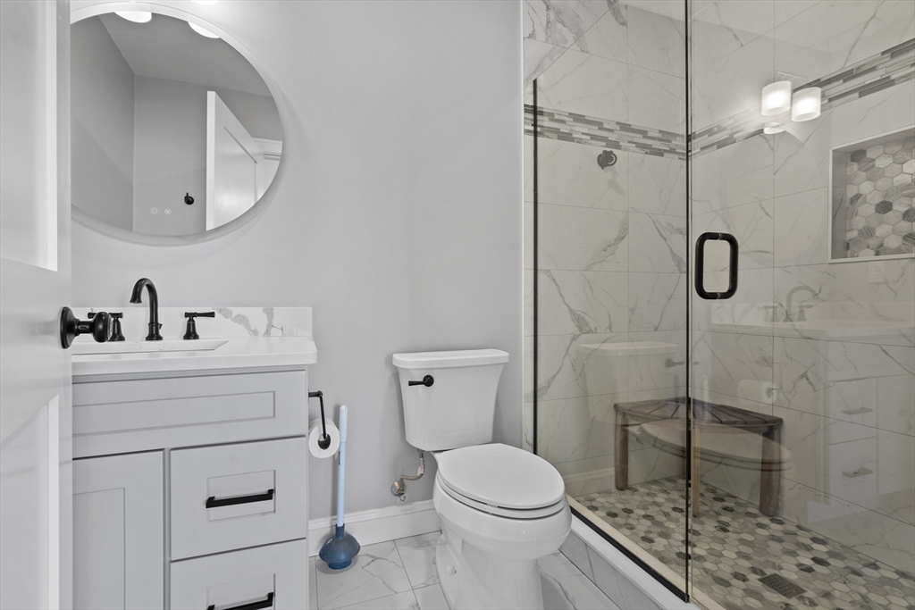 223 Saratoga Street Unit: PH1
