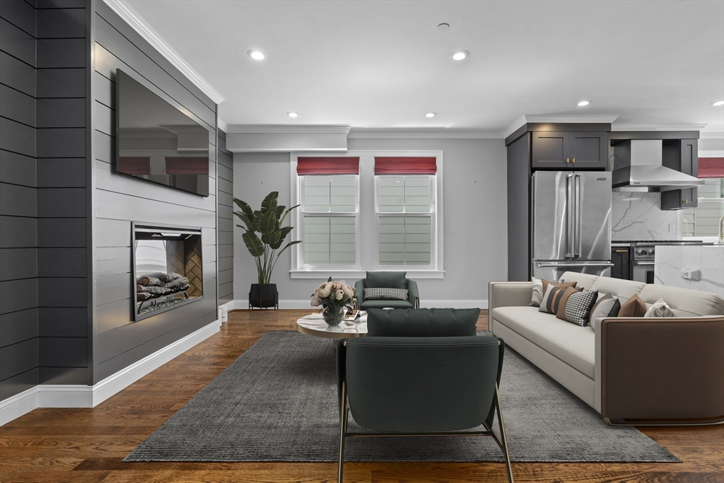 223 Saratoga Street Unit: PH1