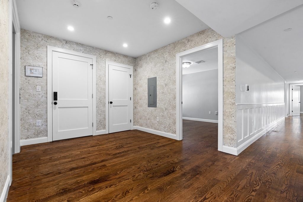 223 Saratoga Street Unit: PH1